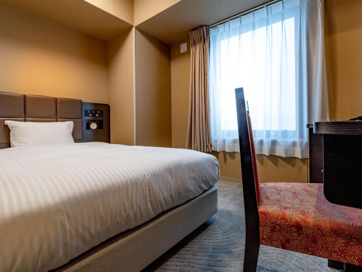 Hotel Wbf Shin-Osaka Skytower Esterno foto